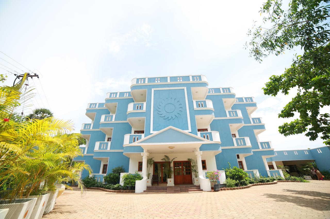 La Grace Integral Retreat Hotel Puduccseri Kültér fotó