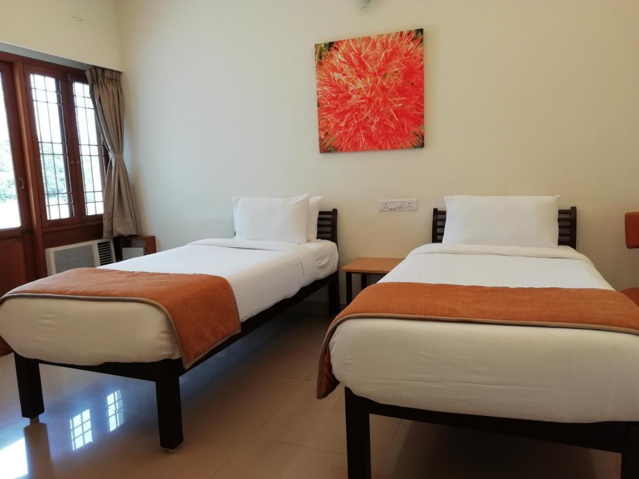 La Grace Integral Retreat Hotel Puduccseri Kültér fotó