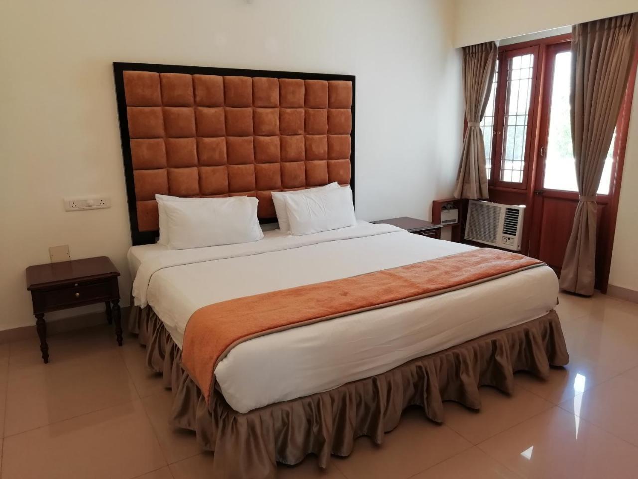 La Grace Integral Retreat Hotel Puduccseri Kültér fotó