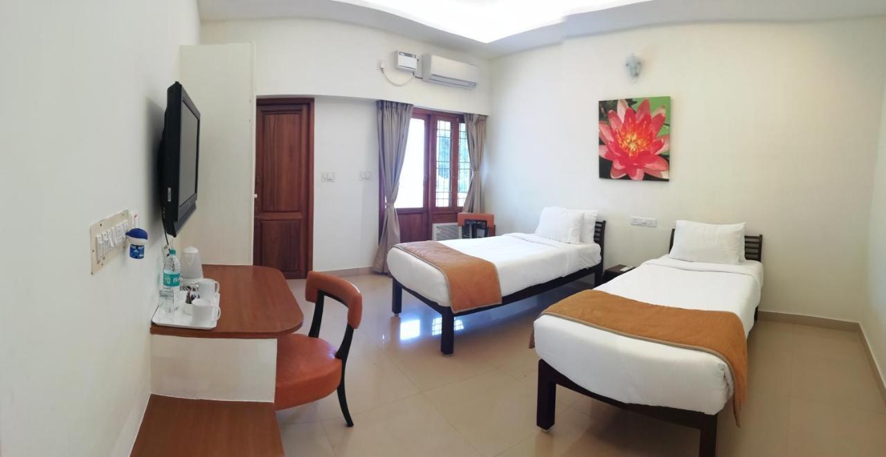 La Grace Integral Retreat Hotel Puduccseri Kültér fotó